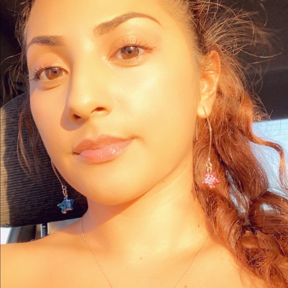 Meet your Posher, Yasmin